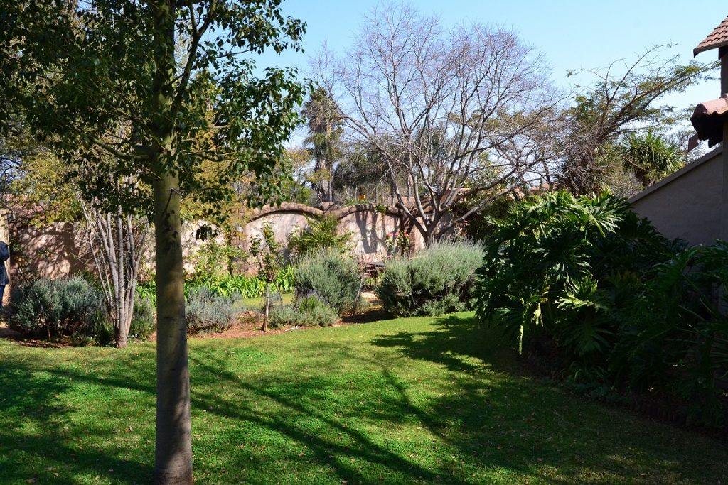 Faerie Glen Pretoria East Bellstone B&B